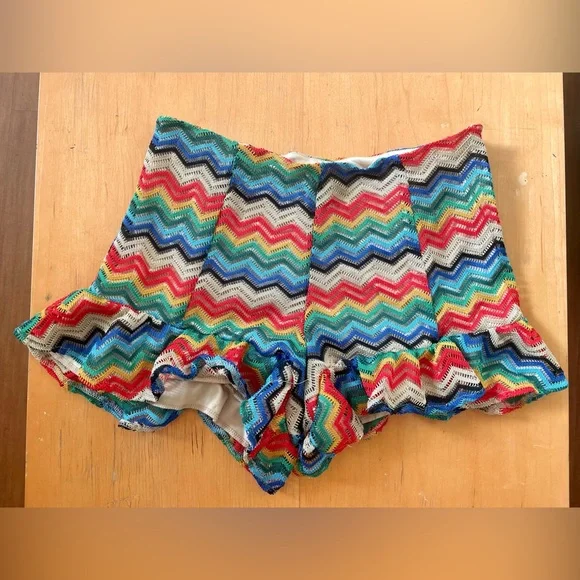 Rainbow Rocking Short Set Halter Top Chevron Ruffled - Picture 10 of 13